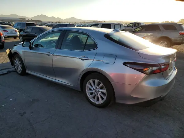 4T1C11AK8NU674120 2022 TOYOTA CAMRY - Image 2
