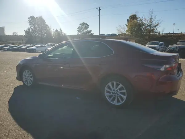 4T1C11AK8NU677471 2022 TOYOTA CAMRY - Image 2