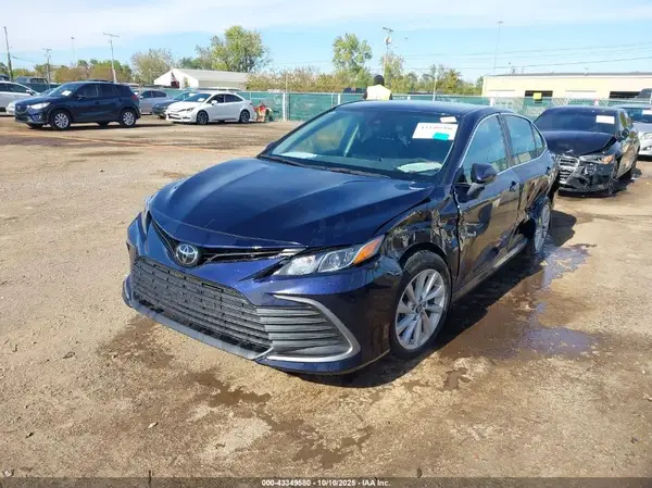 4T1C11AK8NU680922 2022 TOYOTA CAMRY - Image 2