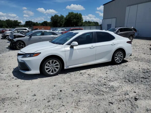 4T1C11AK8NU685120 2022 TOYOTA CAMRY - Image 1