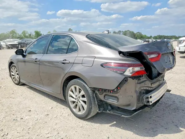 4T1C11AK8NU686204 2022 TOYOTA CAMRY - Image 2