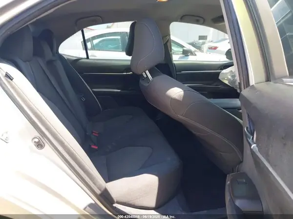4T1C11AK8NU688583 2022 TOYOTA CAMRY - Image 8