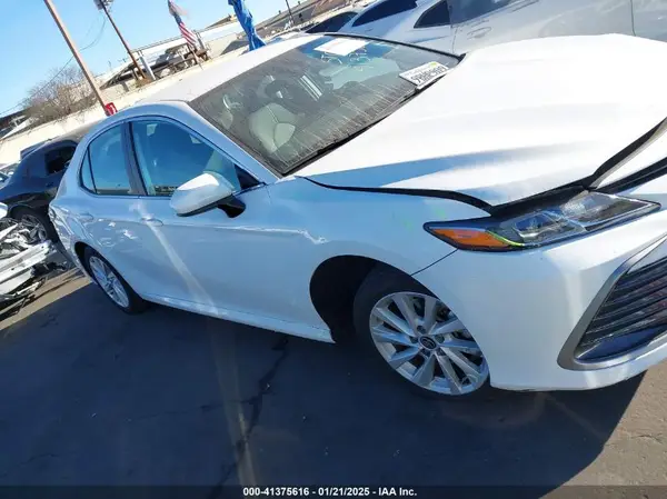4T1C11AK8NU689023 2022 TOYOTA CAMRY - Image 1