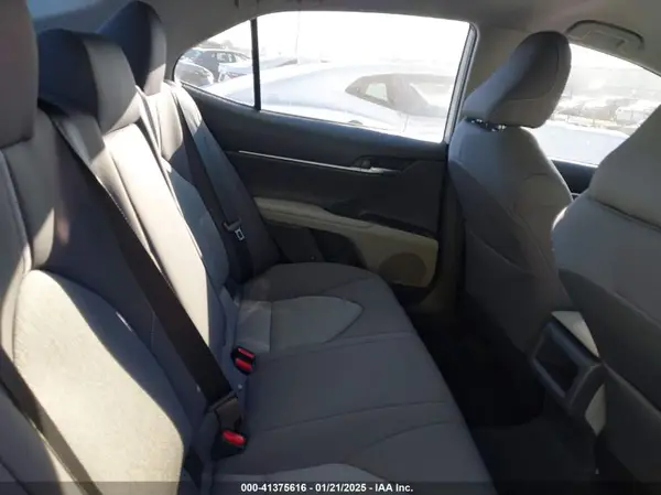 4T1C11AK8NU689023 2022 TOYOTA CAMRY - Image 8