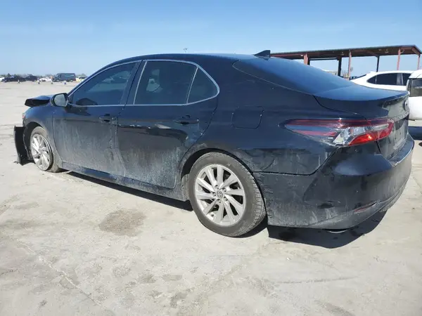 4T1C11AK8NU691869 2022 TOYOTA CAMRY - Image 2