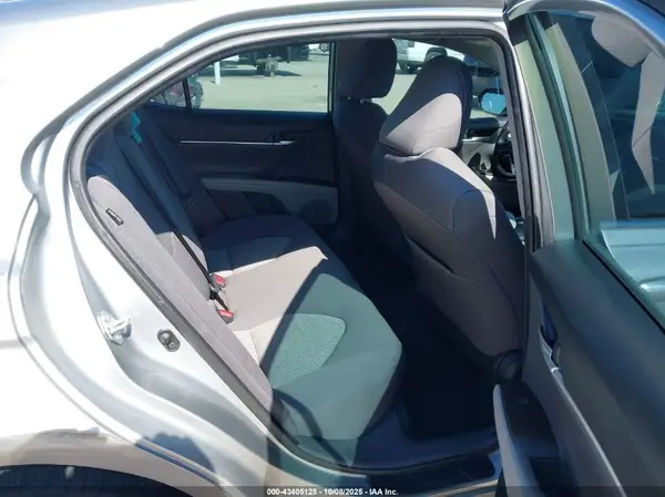 4T1C11AK8NU697204 2022 TOYOTA CAMRY - Image 8