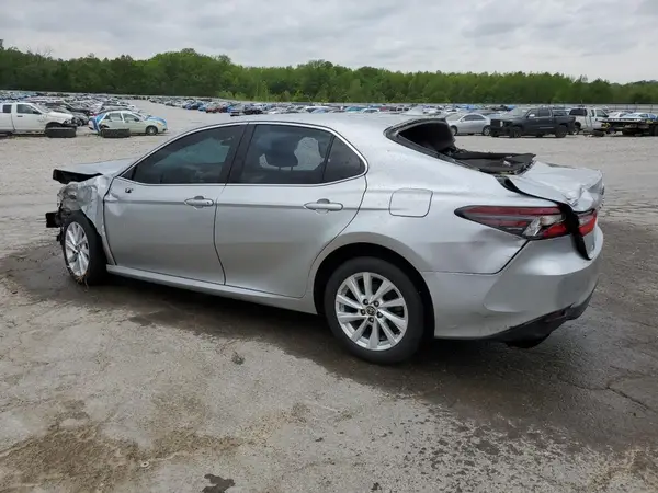 4T1C11AK8NU700814 2022 TOYOTA CAMRY - Image 2