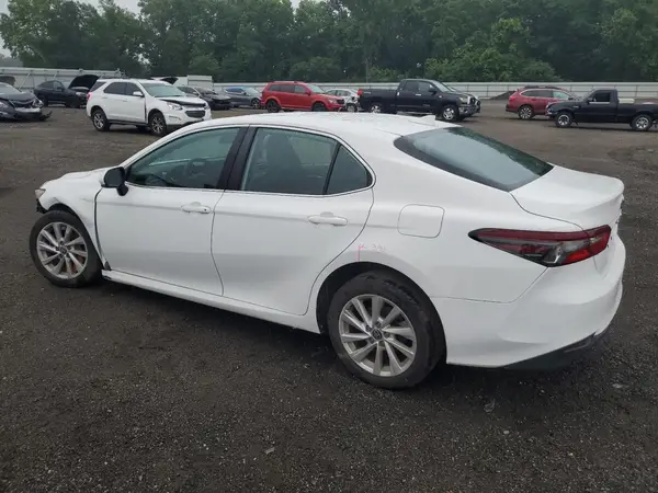 4T1C11AK8NU707763 2022 TOYOTA CAMRY - Image 2