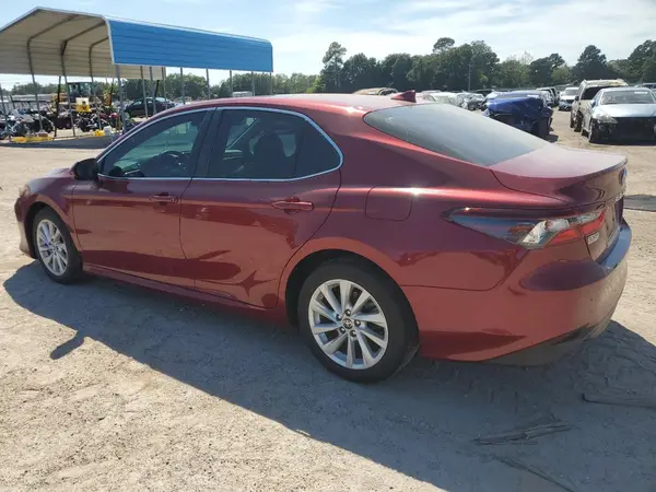 4T1C11AK8NU709450 2022 TOYOTA CAMRY - Image 2