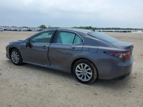 4T1C11AK8NU717578 2022 TOYOTA CAMRY - Image 2