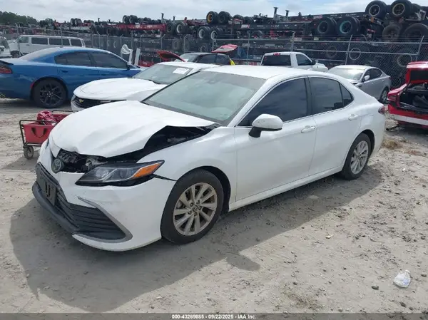 4T1C11AK8NU719170 2022 TOYOTA CAMRY - Image 2