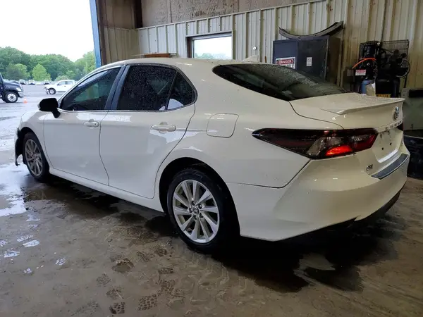 4T1C11AK8PU747165 2023 TOYOTA CAMRY - Image 2