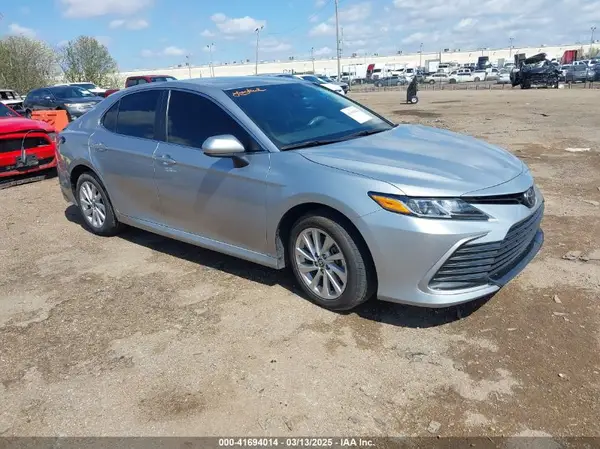 4T1C11AK8PU760806 2023 TOYOTA CAMRY - Image 1
