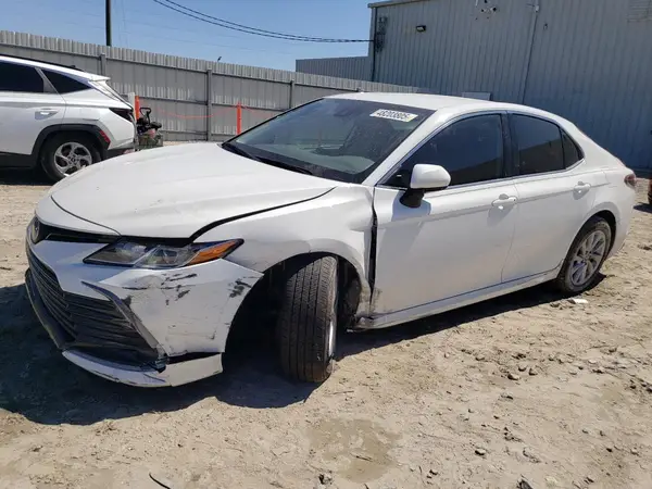 4T1C11AK8RU200805 2024 TOYOTA CAMRY - Image 1