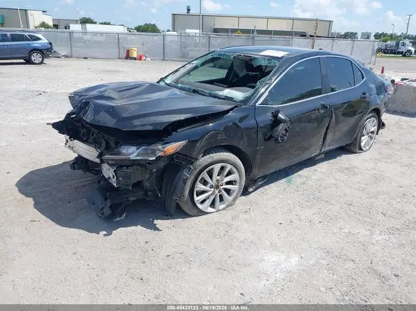 4T1C11AK8RU212081 2024 TOYOTA CAMRY - Image 2