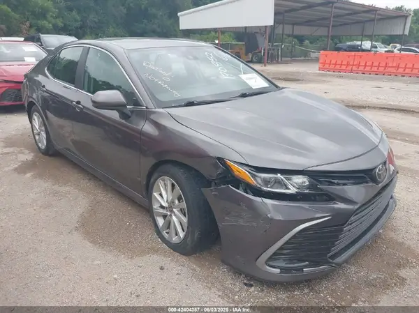 4T1C11AK8RU858303 2024 TOYOTA CAMRY - Image 1