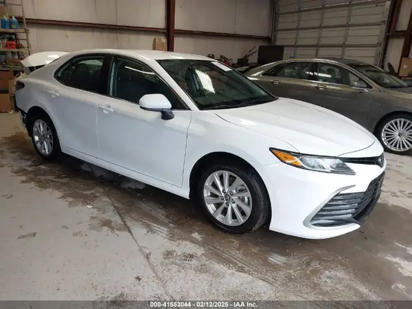 4T1C11AK8RU865087 2024 TOYOTA CAMRY - Image 1
