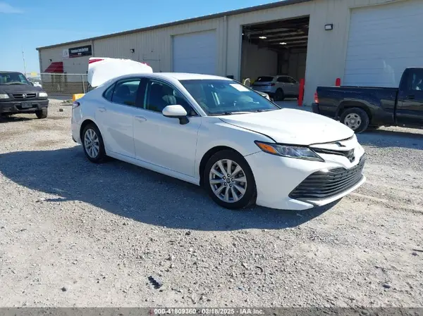 4T1C11AK9LU315906 2020 TOYOTA CAMRY - Image 1
