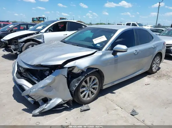 4T1C11AK9LU319910 2020 TOYOTA CAMRY - Image 2