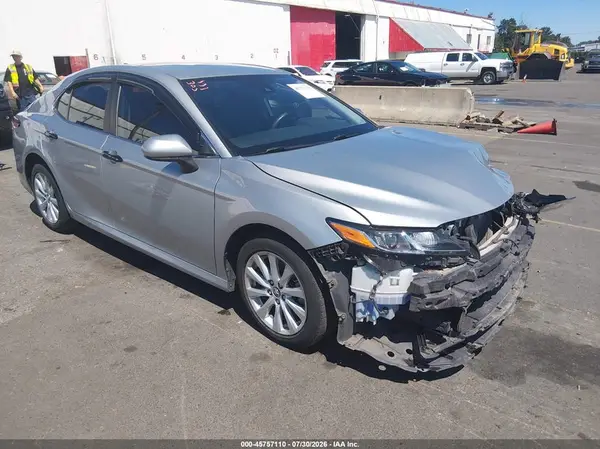 4T1C11AK9LU339722 2020 TOYOTA CAMRY - Image 1