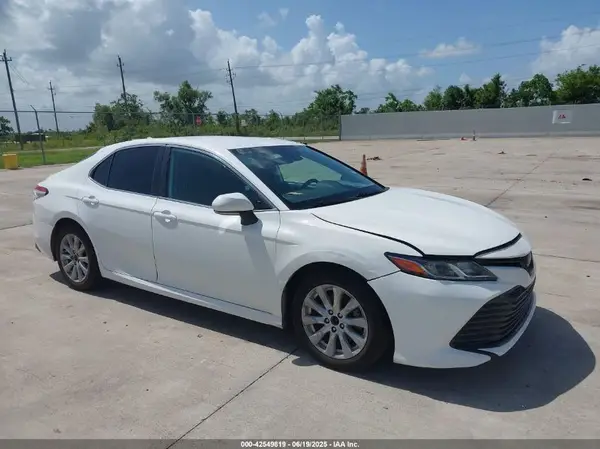 4T1C11AK9LU348811 2020 TOYOTA CAMRY - Image 1