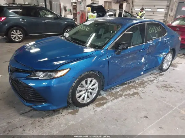 4T1C11AK9LU349103 2020 TOYOTA CAMRY - Image 2