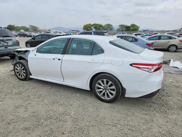 4T1C11AK9LU351952 2020 TOYOTA CAMRY - Image 2