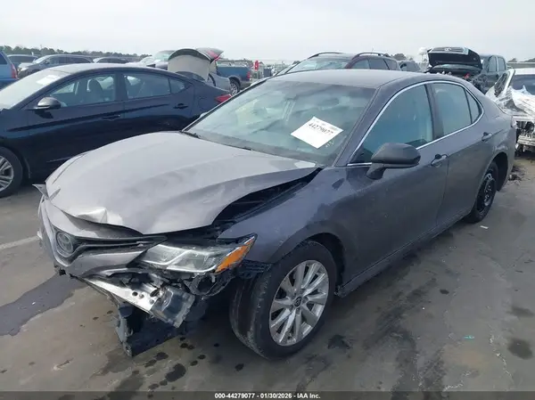 4T1C11AK9LU359002 2020 TOYOTA CAMRY - Image 2