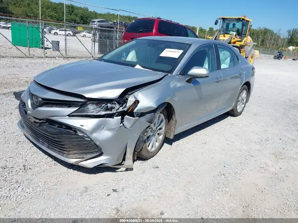 4T1C11AK9LU392338 2020 TOYOTA CAMRY - Image 2