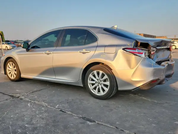 4T1C11AK9LU401622 2020 TOYOTA CAMRY - Image 2