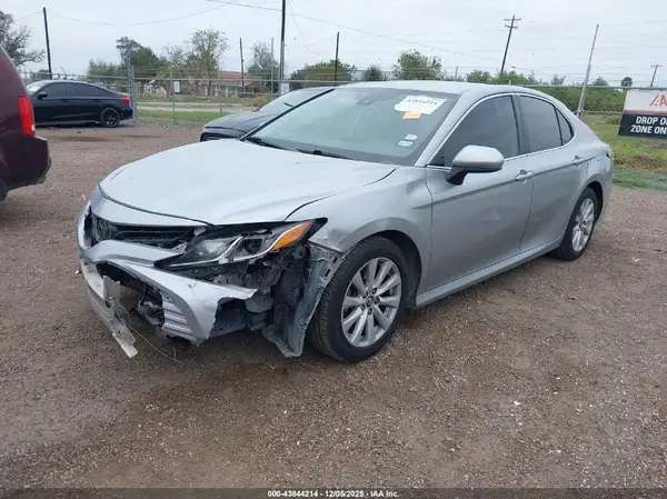 4T1C11AK9LU908004 2020 TOYOTA CAMRY - Image 2
