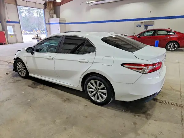 4T1C11AK9LU918404 2020 TOYOTA CAMRY - Image 2