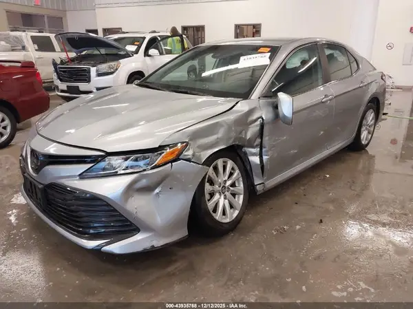 4T1C11AK9LU923425 2020 TOYOTA CAMRY - Image 2