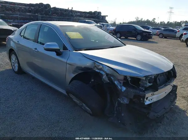 4T1C11AK9LU960376 2020 TOYOTA CAMRY - Image 1