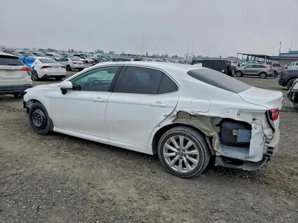 4T1C11AK9LU962998 2020 TOYOTA CAMRY - Image 2