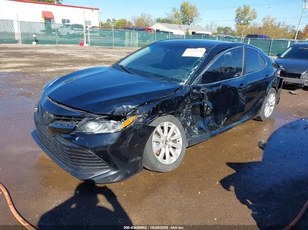 4T1C11AK9LU976836 2020 TOYOTA CAMRY - Image 2