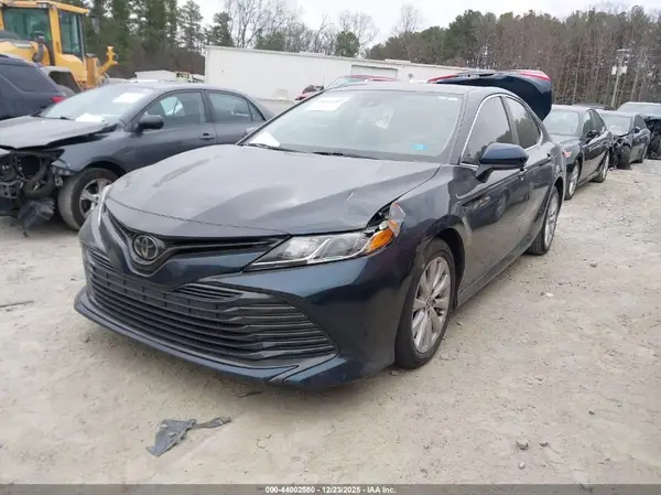 4T1C11AK9LU984581 2020 TOYOTA CAMRY - Image 2