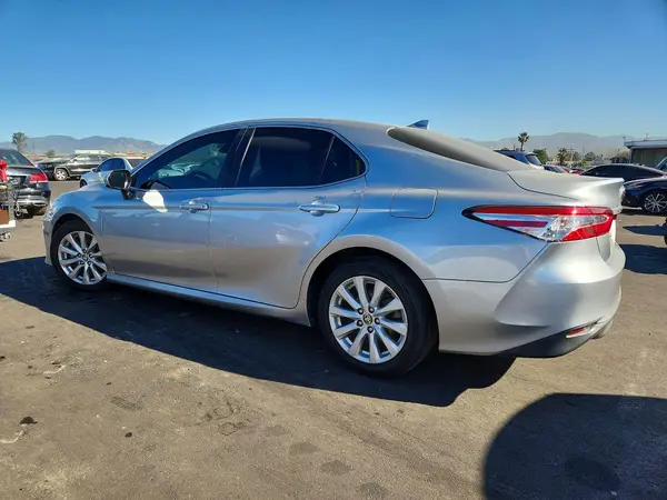 4T1C11AK9LU985424 2020 TOYOTA CAMRY - Image 2