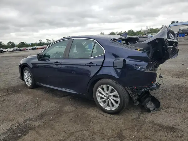 4T1C11AK9MU405638 2021 TOYOTA CAMRY - Image 2