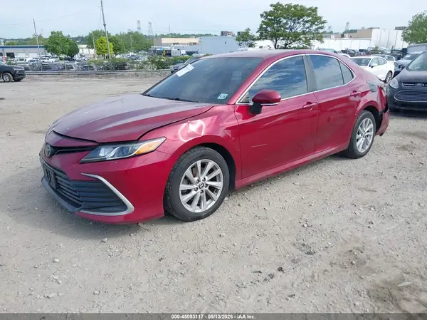 4T1C11AK9MU409124 2021 TOYOTA CAMRY - Image 2