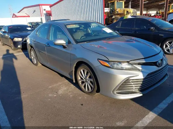 4T1C11AK9MU424934 2021 TOYOTA CAMRY - Image 1