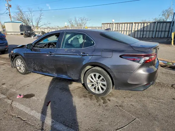 4T1C11AK9MU429440 2021 TOYOTA CAMRY - Image 2