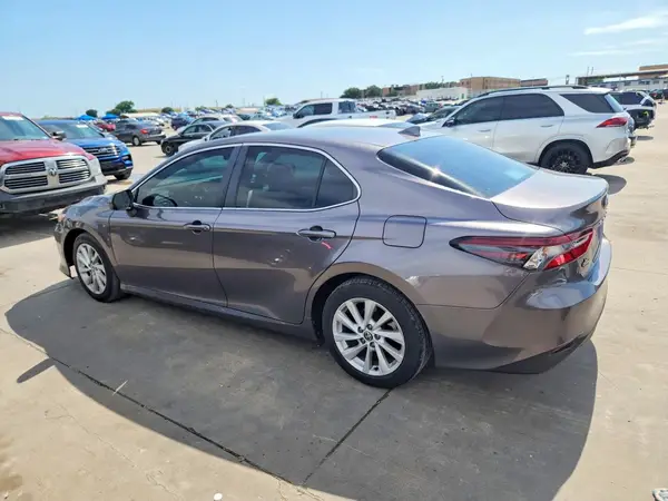 4T1C11AK9MU430247 2021 TOYOTA CAMRY - Image 2