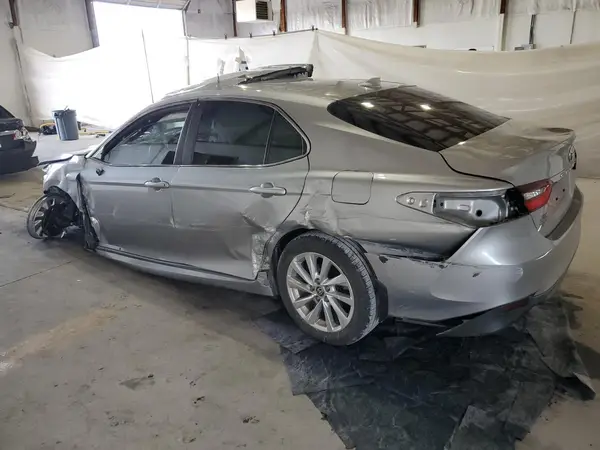 4T1C11AK9MU439370 2021 TOYOTA CAMRY - Image 2