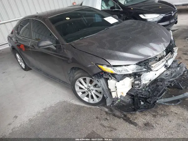 4T1C11AK9MU441619 2021 TOYOTA CAMRY - Image 1