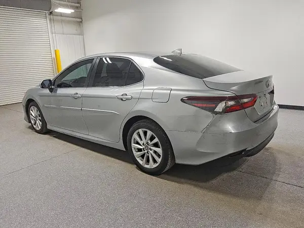 4T1C11AK9MU449381 2021 TOYOTA CAMRY - Image 2