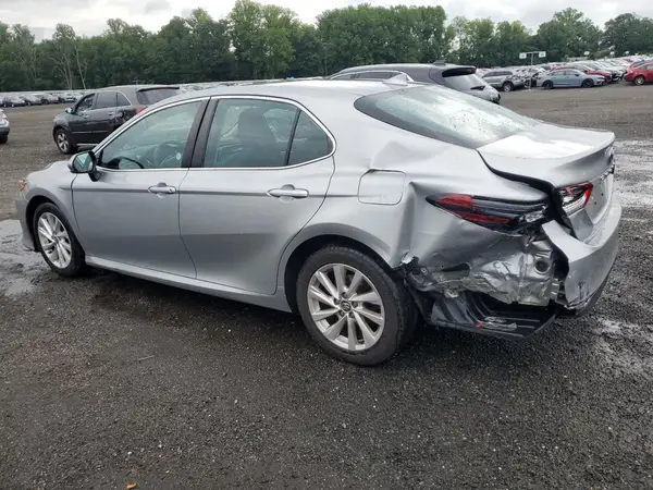4T1C11AK9MU456864 2021 TOYOTA CAMRY - Image 2