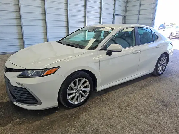 4T1C11AK9MU457822 2021 TOYOTA CAMRY - Image 1