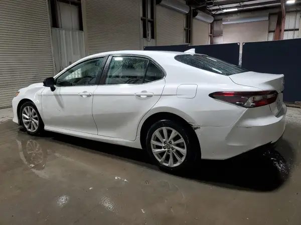 4T1C11AK9MU468738 2021 TOYOTA CAMRY - Image 2