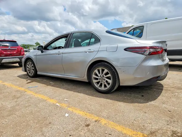 4T1C11AK9MU469856 2021 TOYOTA CAMRY - Image 2
